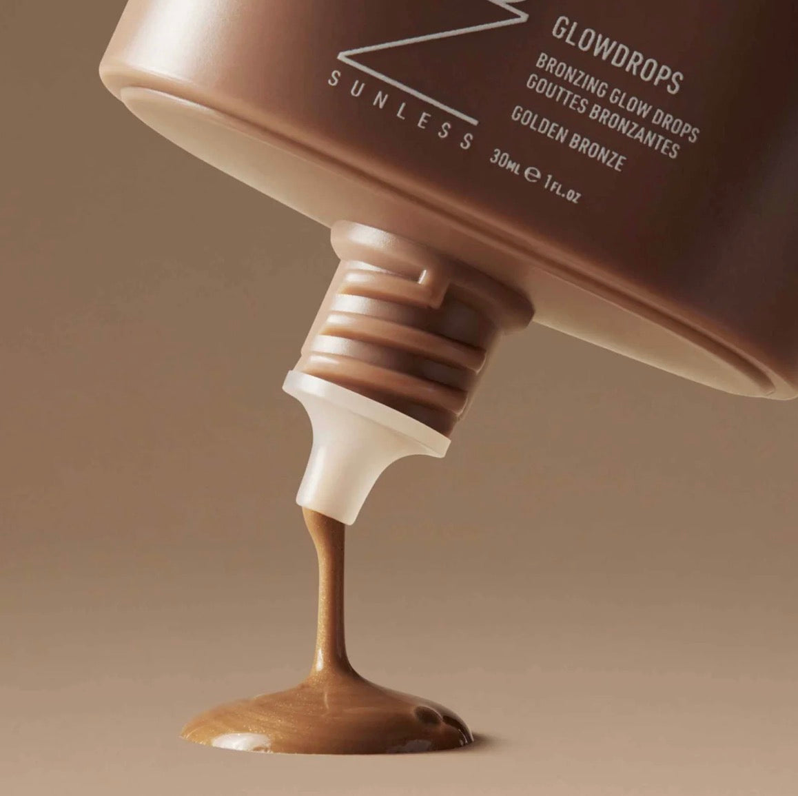 Nuda Bronzing Glowdrops Buildable Liquid Bronzer
30 ML / 1.1 OZ
